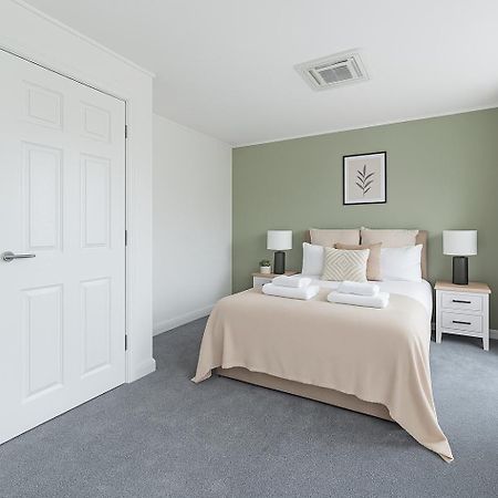 Bright Private Rooms - Peaceful Morden Location Лондон Экстерьер фото